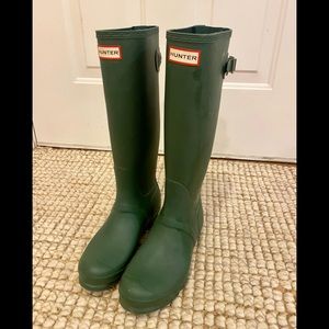 Hunter Original Tall'Rain Boot, hunter green matte, size 7